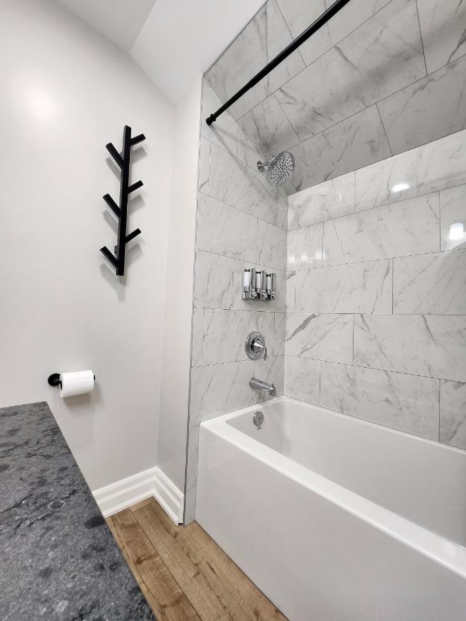 The Cozy Cove Modern King-Bedroom Full Apartment Saint Catharines Exterior foto