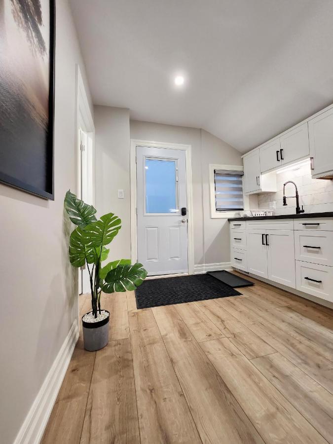 The Cozy Cove Modern King-Bedroom Full Apartment Saint Catharines Exterior foto